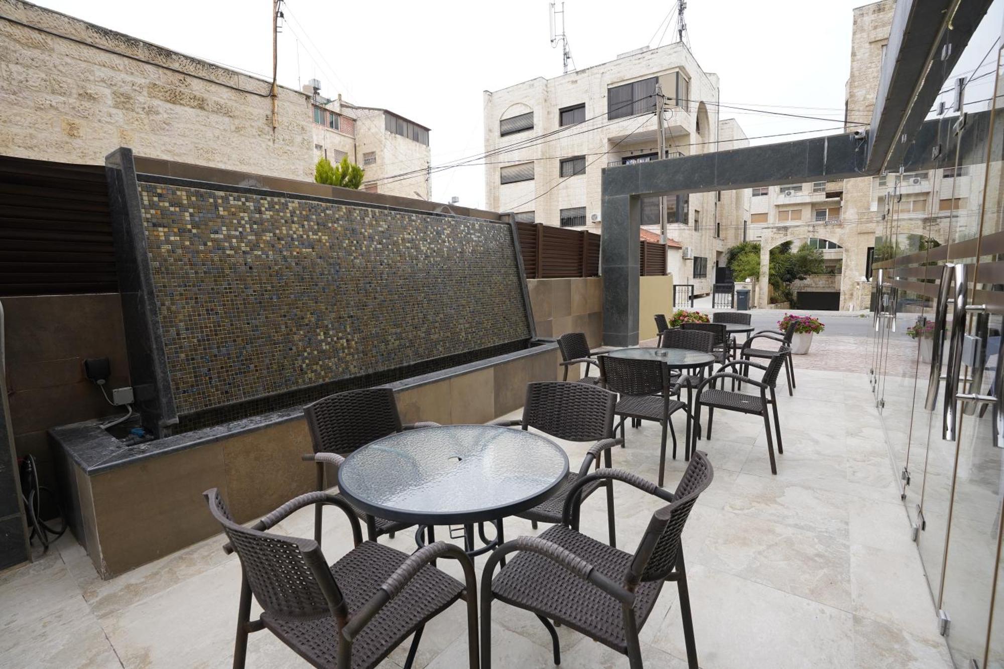 Naylover Hotel Suites Amman Eksteriør bilde