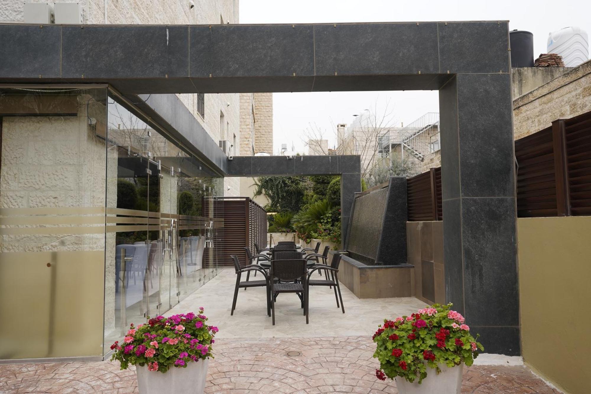 Naylover Hotel Suites Amman Eksteriør bilde
