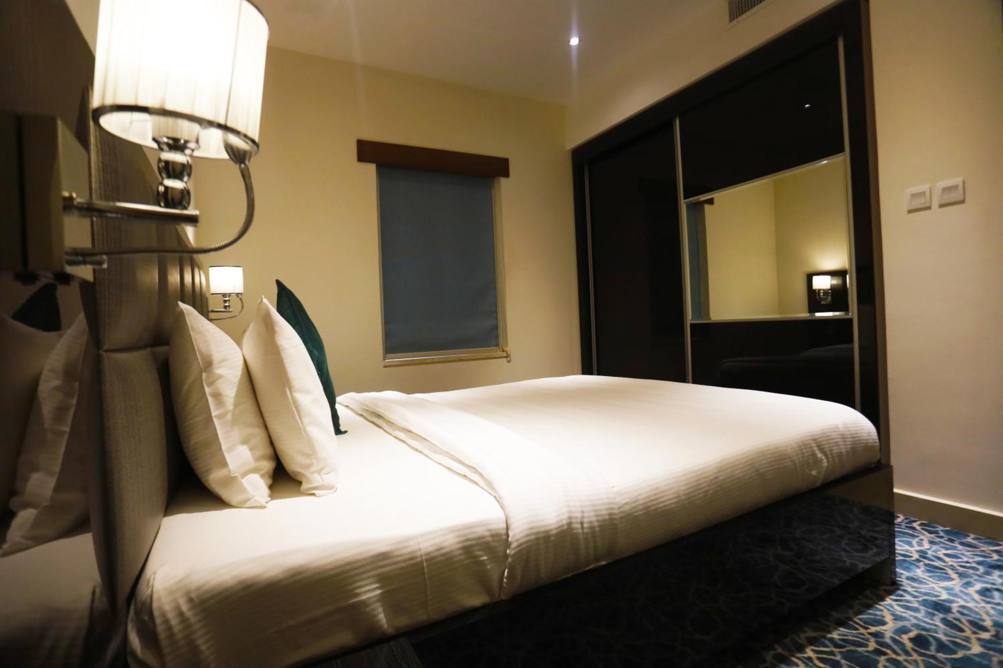 Naylover Hotel Suites Amman Eksteriør bilde