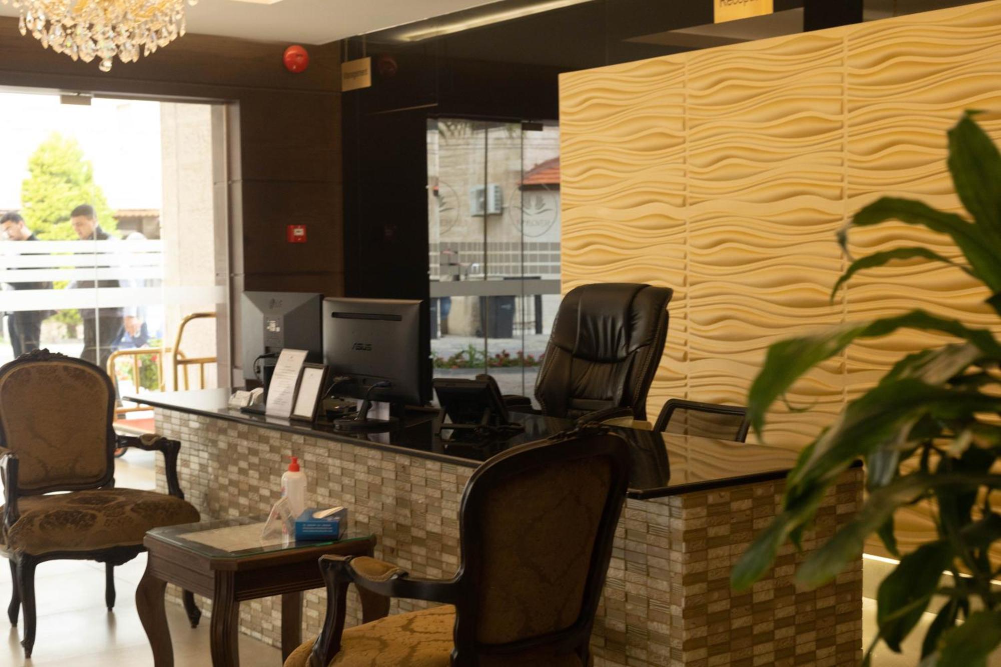 Naylover Hotel Suites Amman Eksteriør bilde