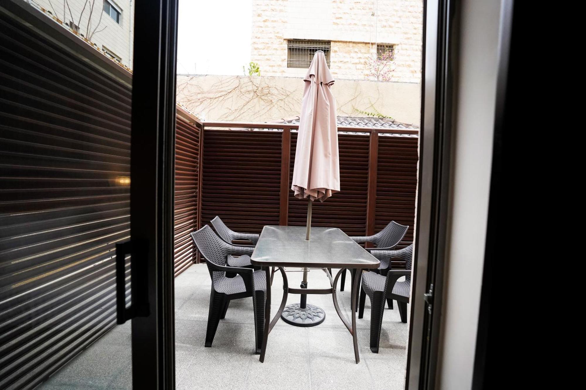 Naylover Hotel Suites Amman Eksteriør bilde